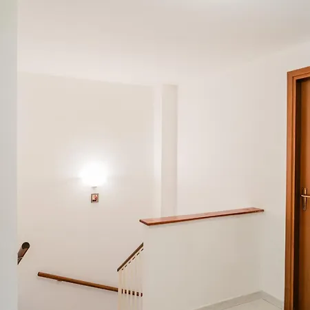 Stella Maris Holidays * Порто-Конте