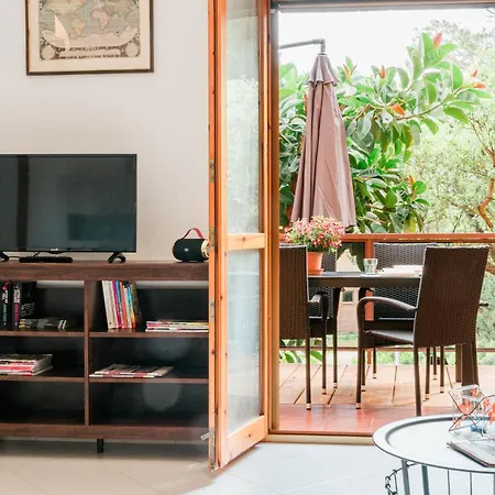 Stella Maris Holidays * Порто-Конте